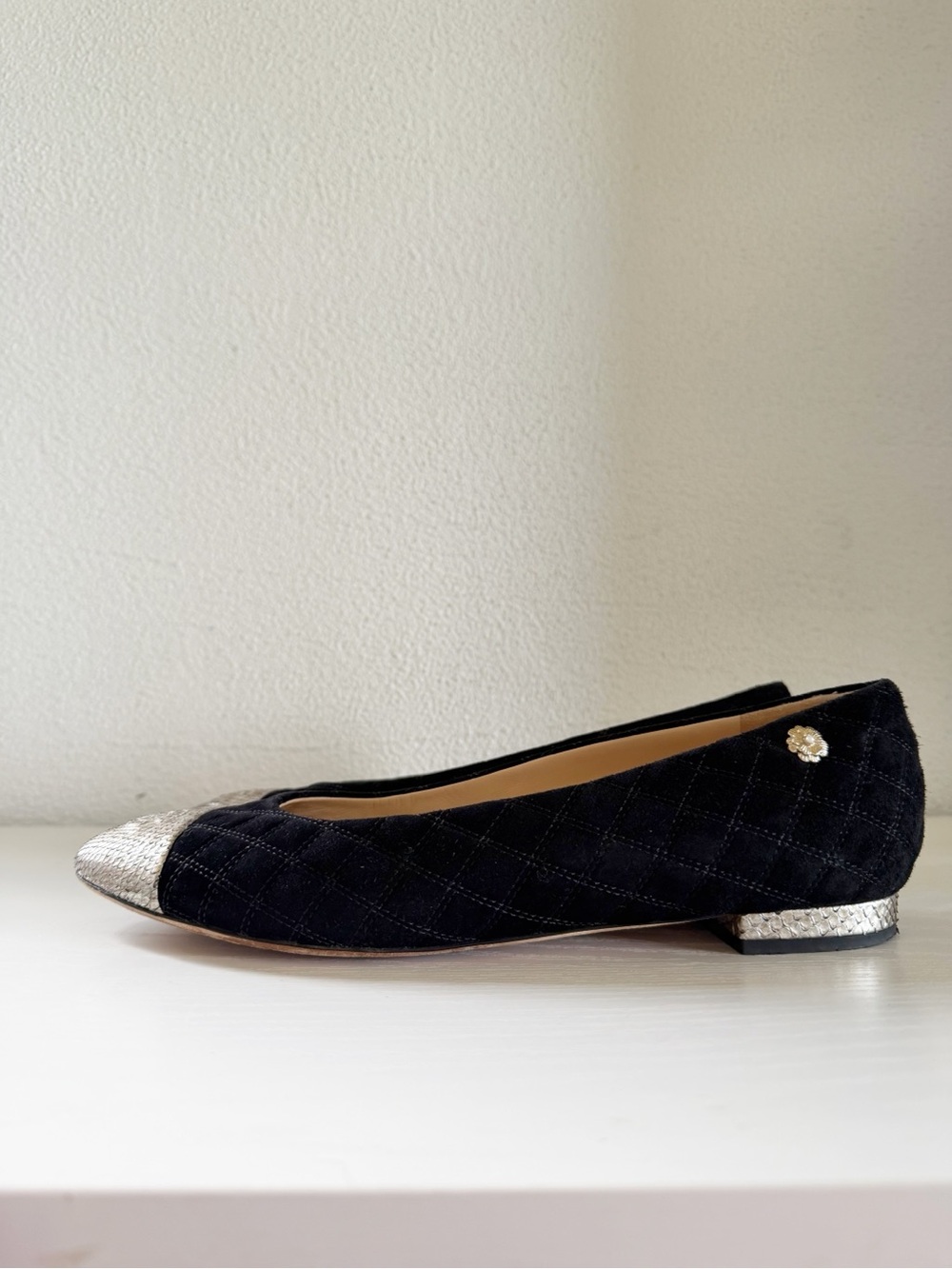 Chanel Quilted Suede Ballet Flats Black Silver CC Cap Toe EU 40.5 US 10.5 - Picture 4 of 12